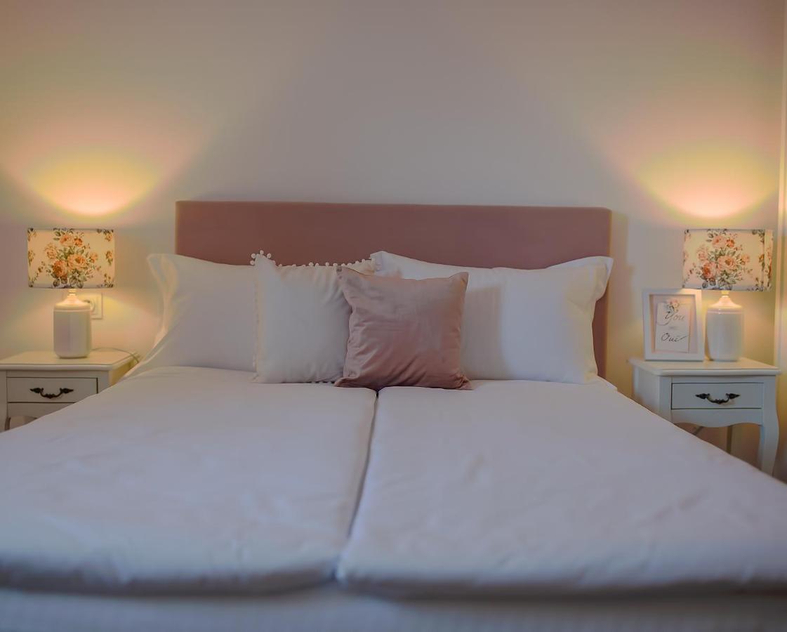 Hotel La Fontaine à Hunedoara Extérieur photo