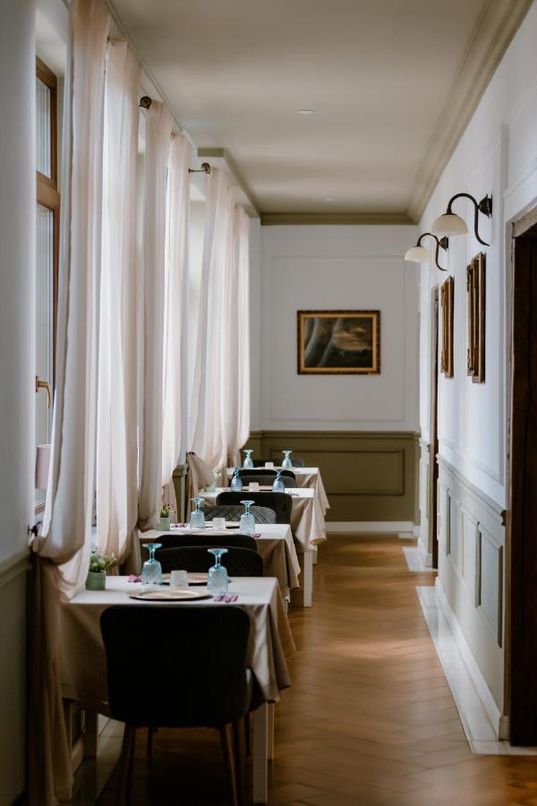 Hotel La Fontaine à Hunedoara Extérieur photo